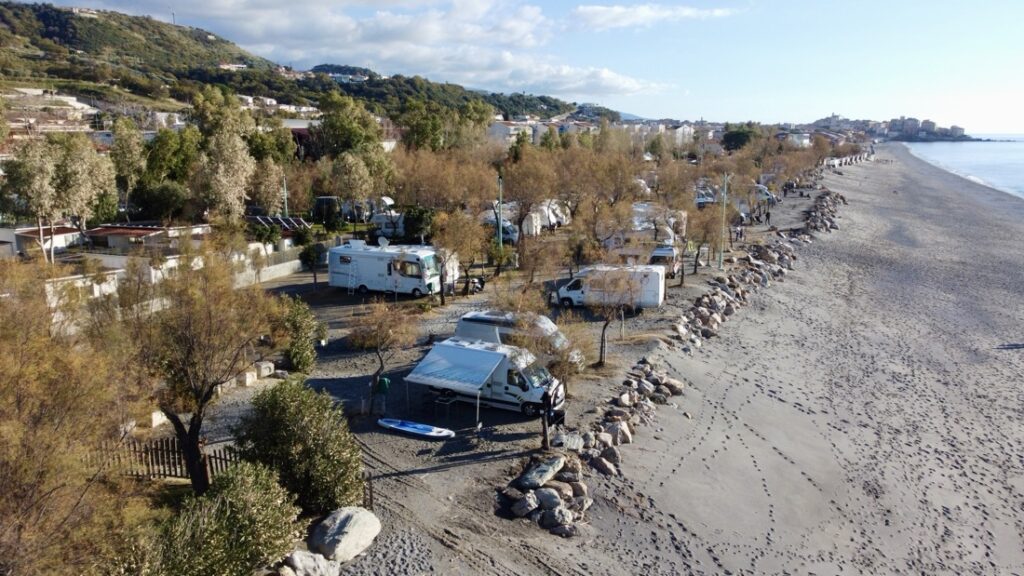 Il campeggio ripreso dal drone in Calabria